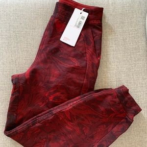 Team Canada relaxed fleece joggers size 4 DO NOT BUY